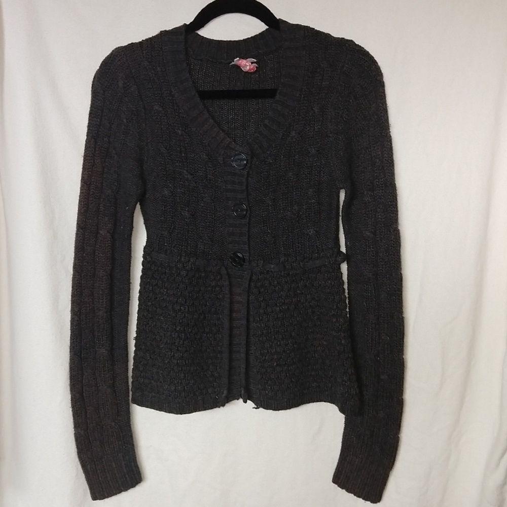 Junior's Large Derek Heart Gray Button cardigan